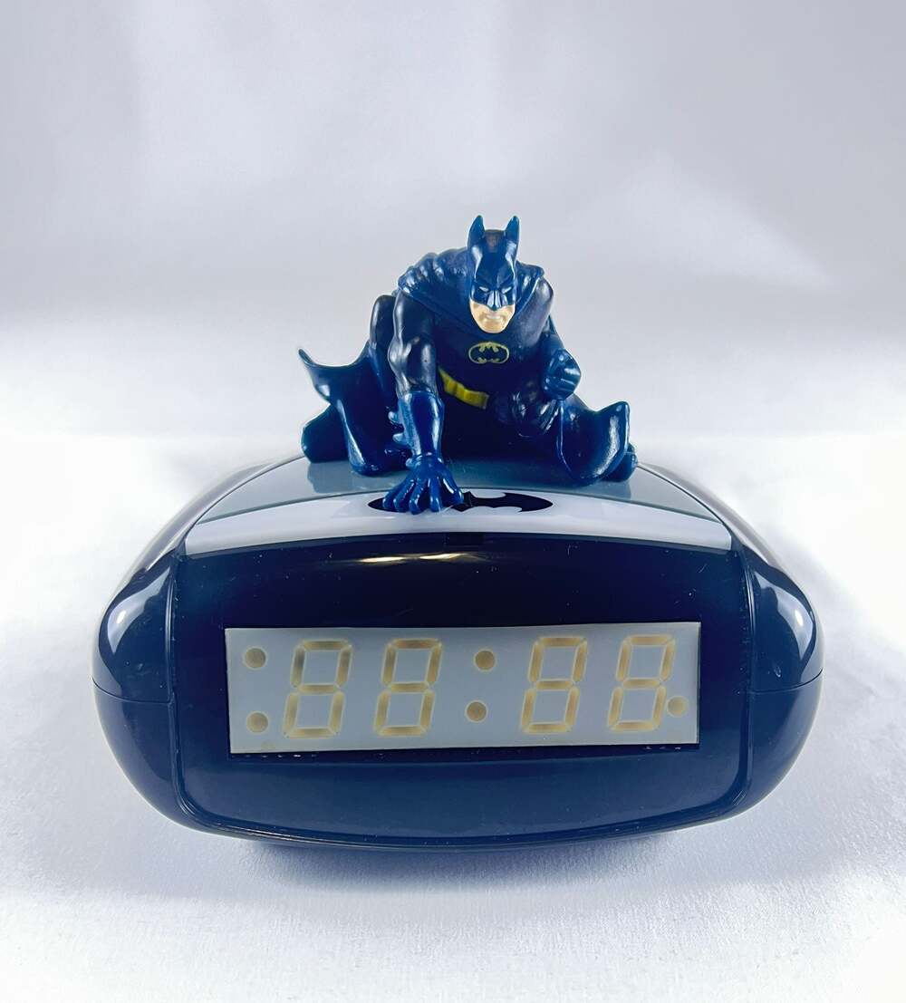 Vintage DC Comics 43001 Batman Sculpted Figurine Digital Alarm Clock Wired Black